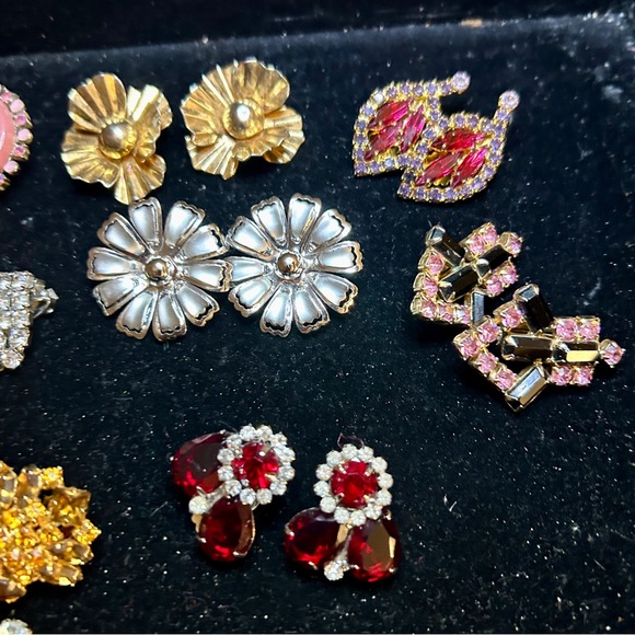 Vintage Clip Earrings Lot of 15. - Picture 5 of 11